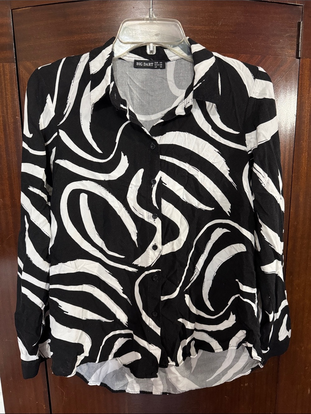 Big Dart Black & White Patterned Button-Up Women's Top